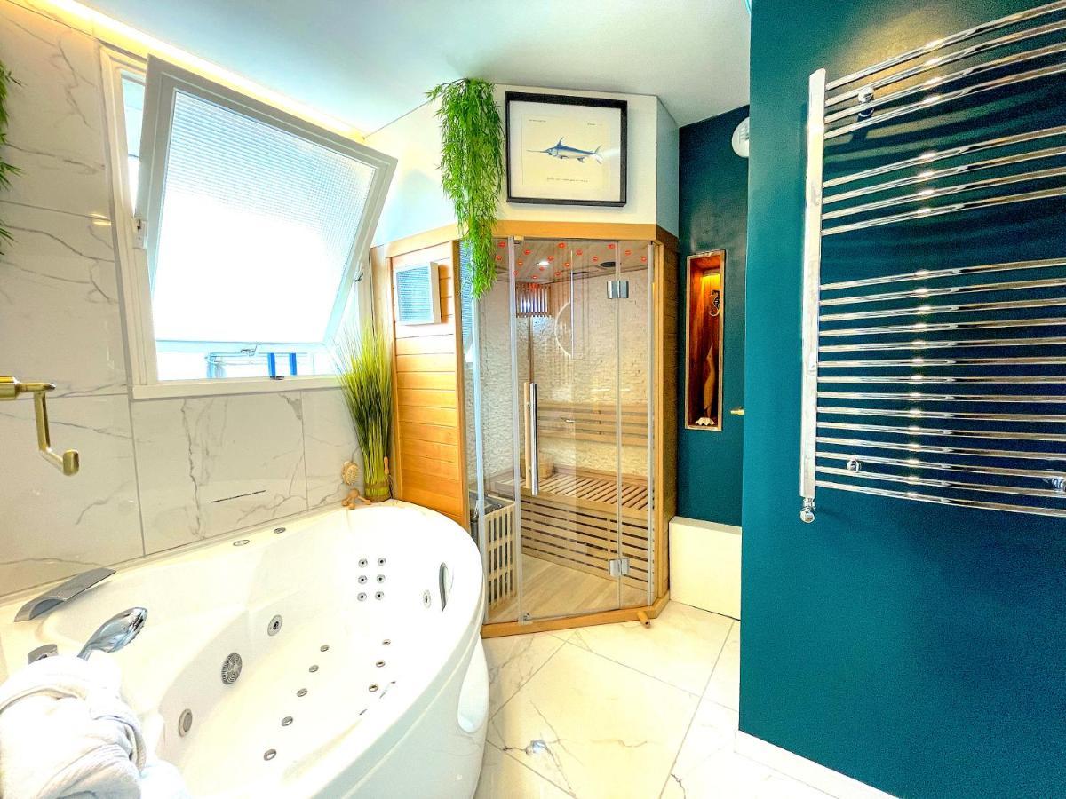 Votre Escale Boule D Or Sauna & Spa Ниор Екстериор снимка