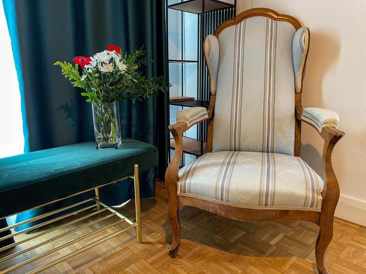 Votre Escale Boule D Or Sauna & Spa Ниор Екстериор снимка