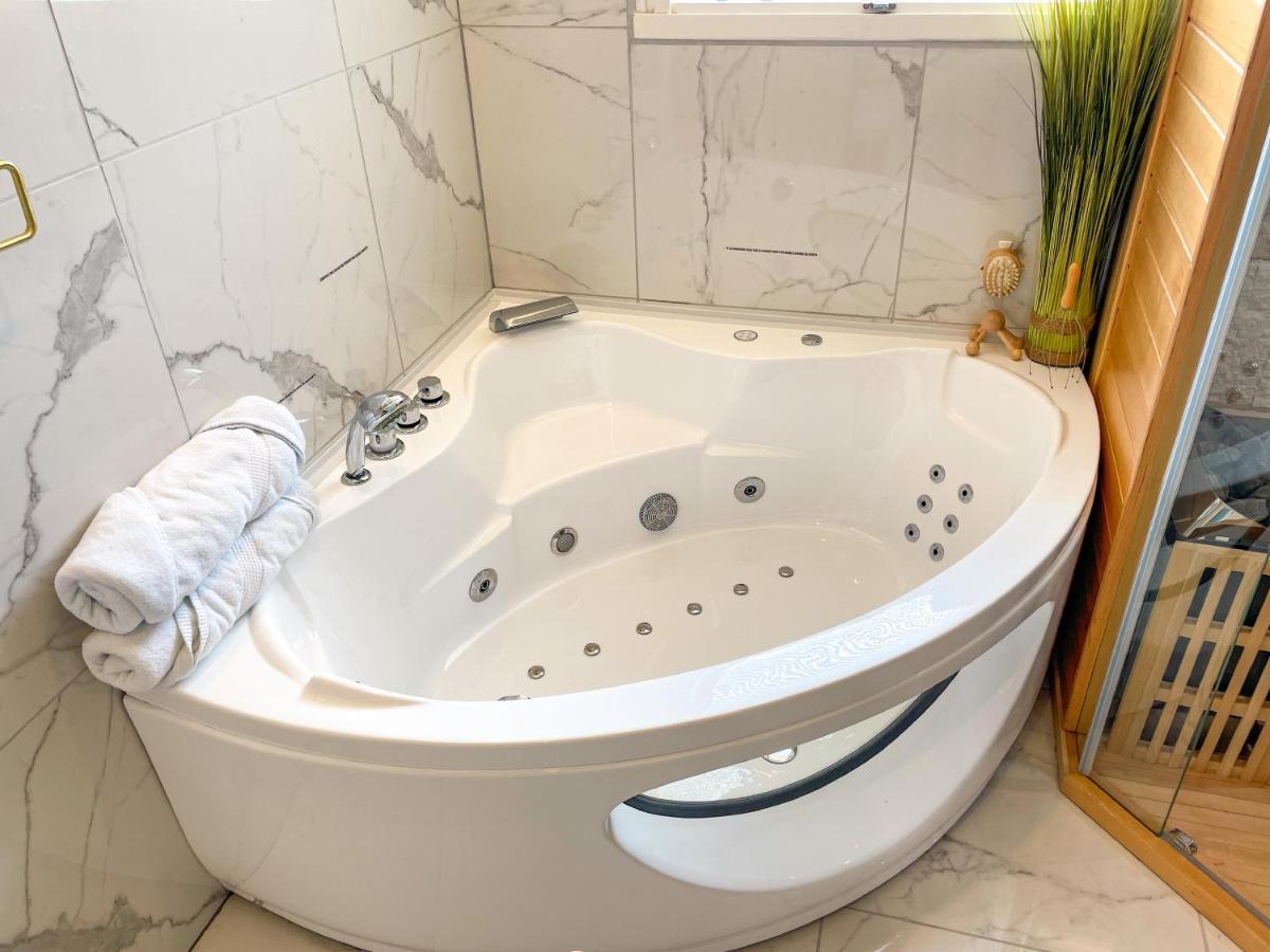Votre Escale Boule D Or Sauna & Spa Ниор Екстериор снимка