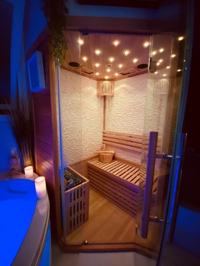 Votre Escale Boule D Or Sauna & Spa Ниор Екстериор снимка